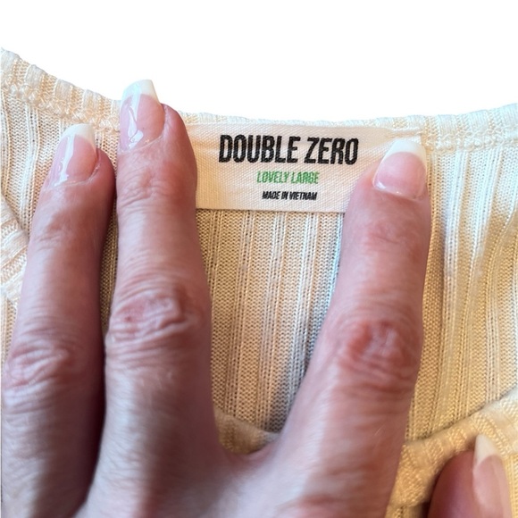 Double Zero Lovely Ribbed Button Front Crop Top Size L - Picture 7 of 8